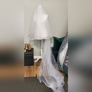 Wedding Veil - 👰‍♂ 👰‍♀